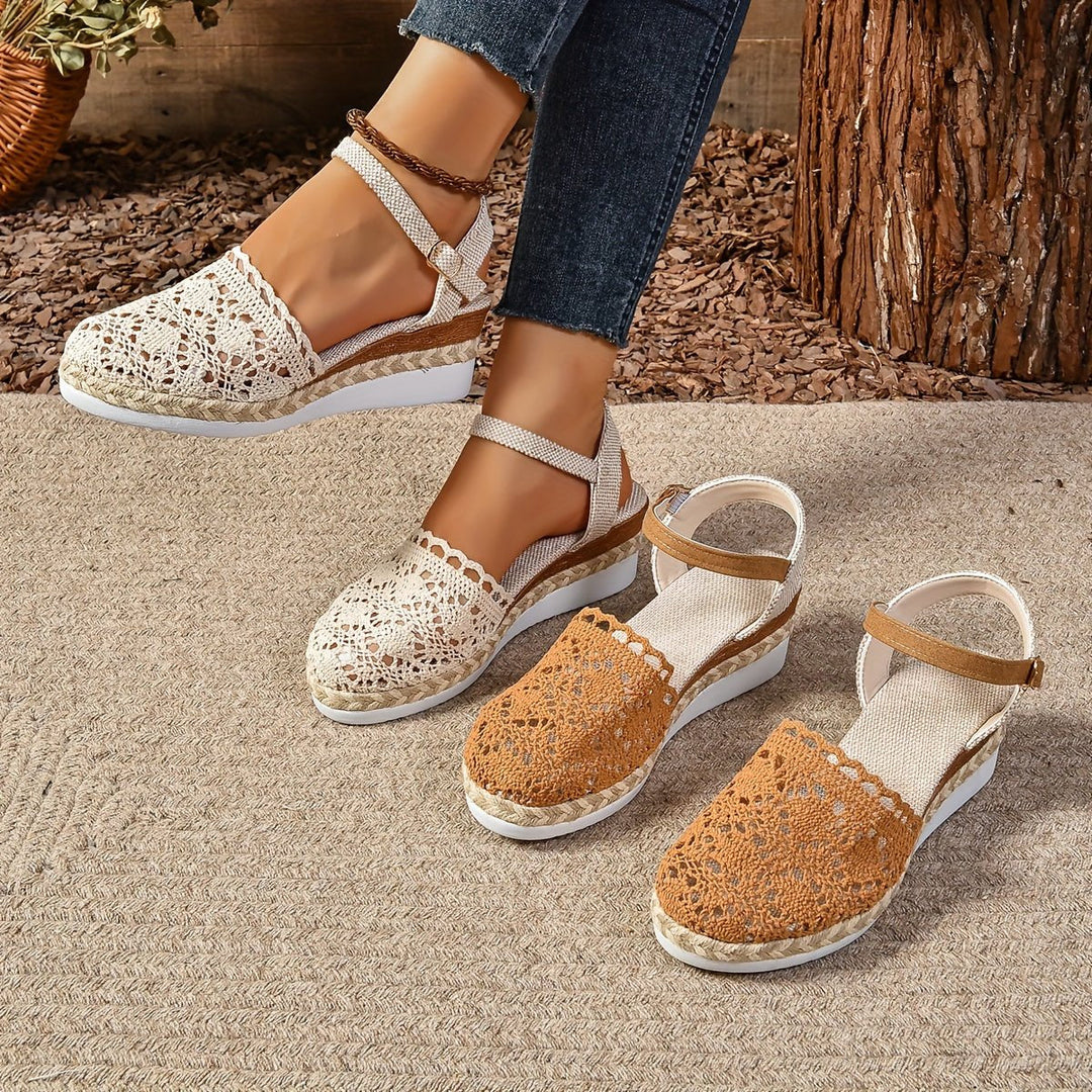 Clara | Damen Bequeme Sandalen Häkeloptik Keilabsatz Knöchelriemen