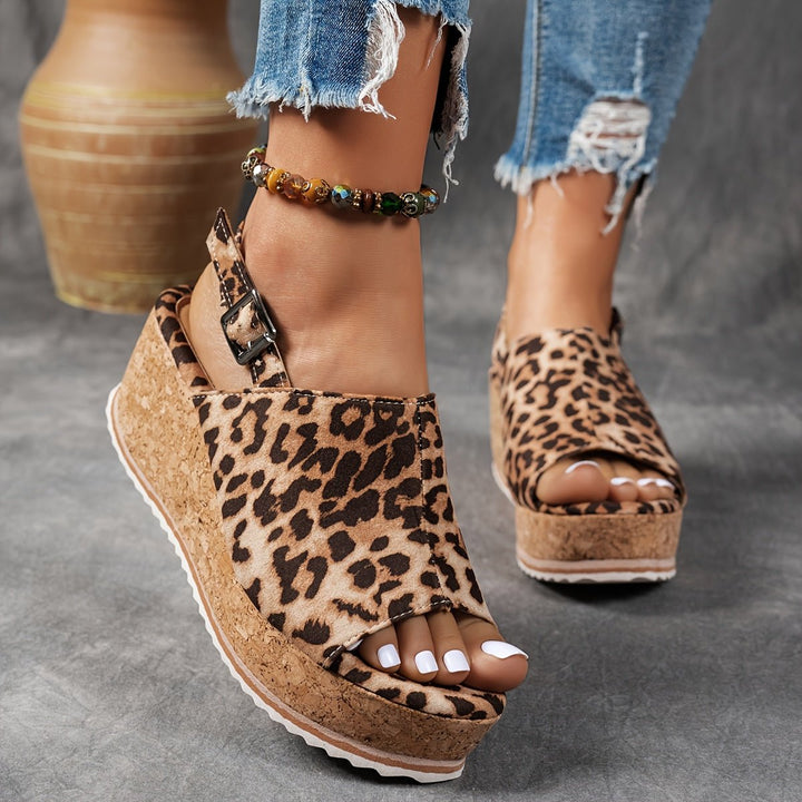 Emilia | Damen Comfortable Sandals Keilabsatz Leopardenmuster Verstellbare Schnalle
