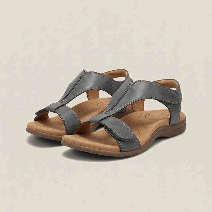 Greta | Damen Komfortable Sandalen T-Strap Klettverschluss Offene Zehenpartie