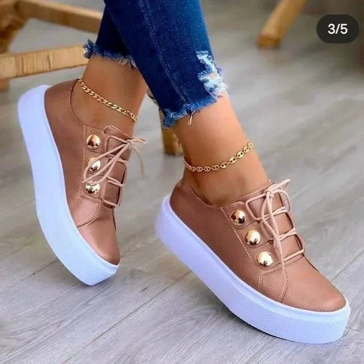 Clara | Damen Orthopädische Plateau-Sneaker mit Schnürung und Goldnieten